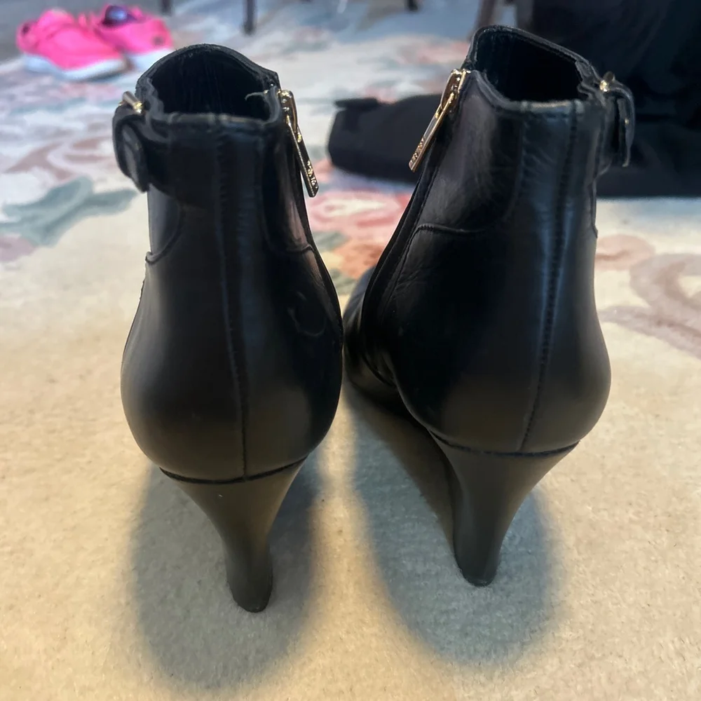 TORY BURCH WOMEN'S MILAN WEDGE ANKLE ZIP UP LEATHER BOOTIE BLACK 8.5